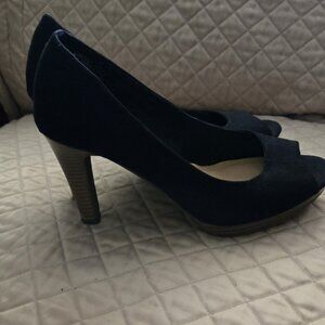 Women's Old Navy Black  High Heeled shoes Size 8